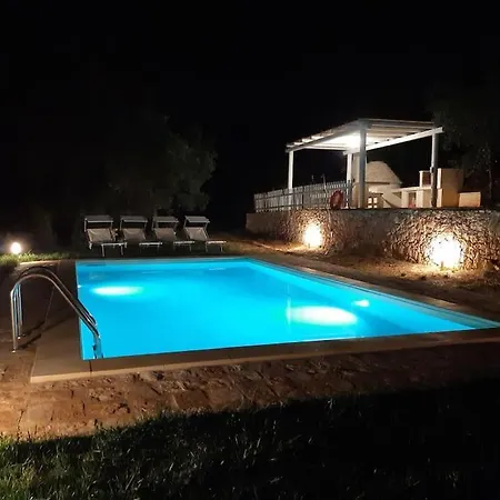 Trullo Santa Mariae @trullo Melograno Hébergement de vacances *